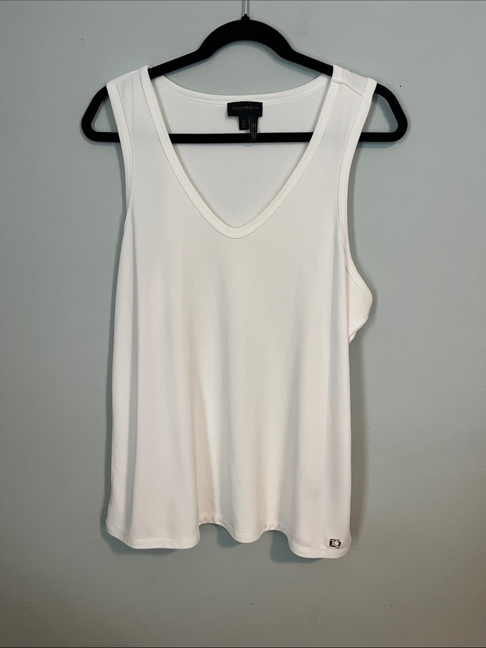 White Sleeveless V-Neck Tank Top - Classic Everyday Layering